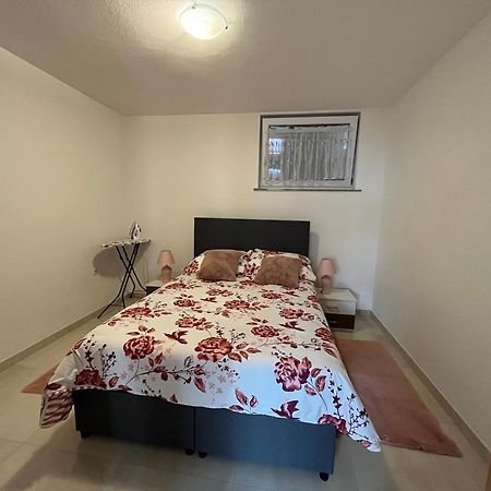 Apartma Azurre Постойна Экстерьер фото