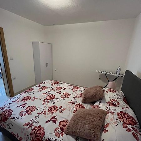 Apartma Azurre Постойна Экстерьер фото